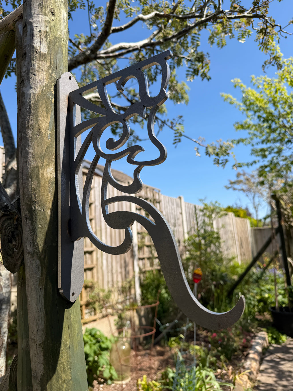 Smiler Garden Hanger