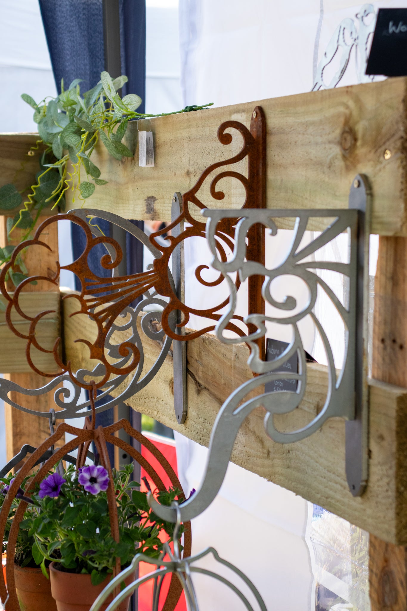 Smiler Garden Hanger