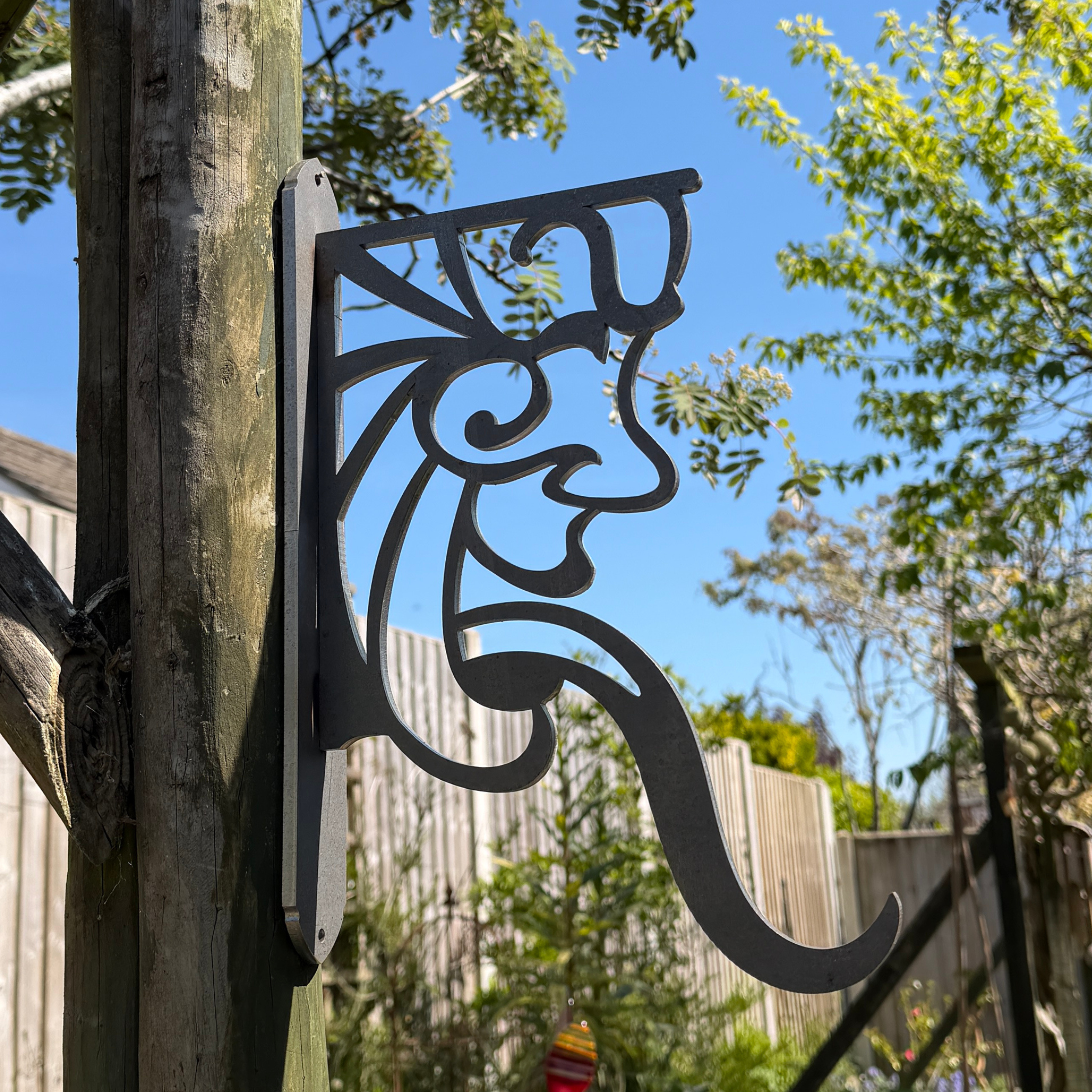Smiler Garden Hanger